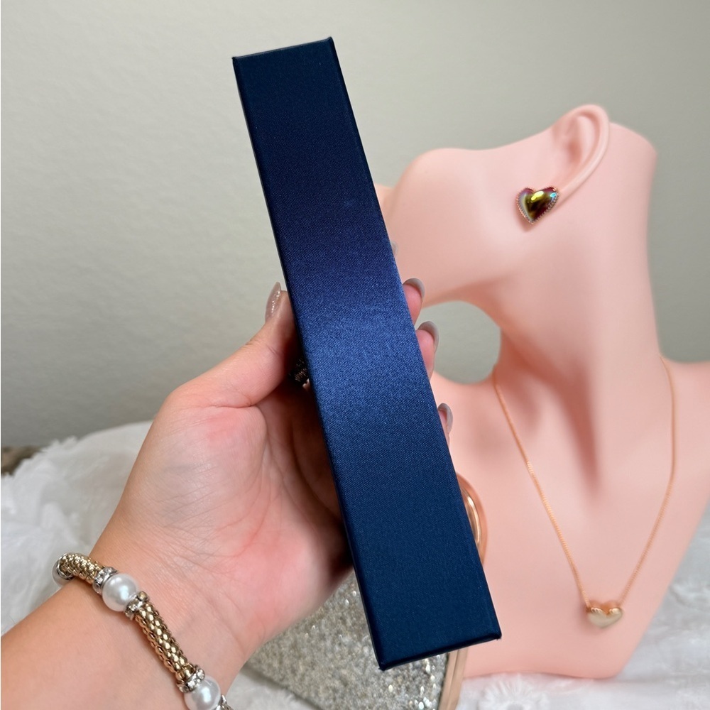 Classic 18Kt Gold Plated Bracelet With Blue and Clear Cubic Zirconia - Picture 6 of 12